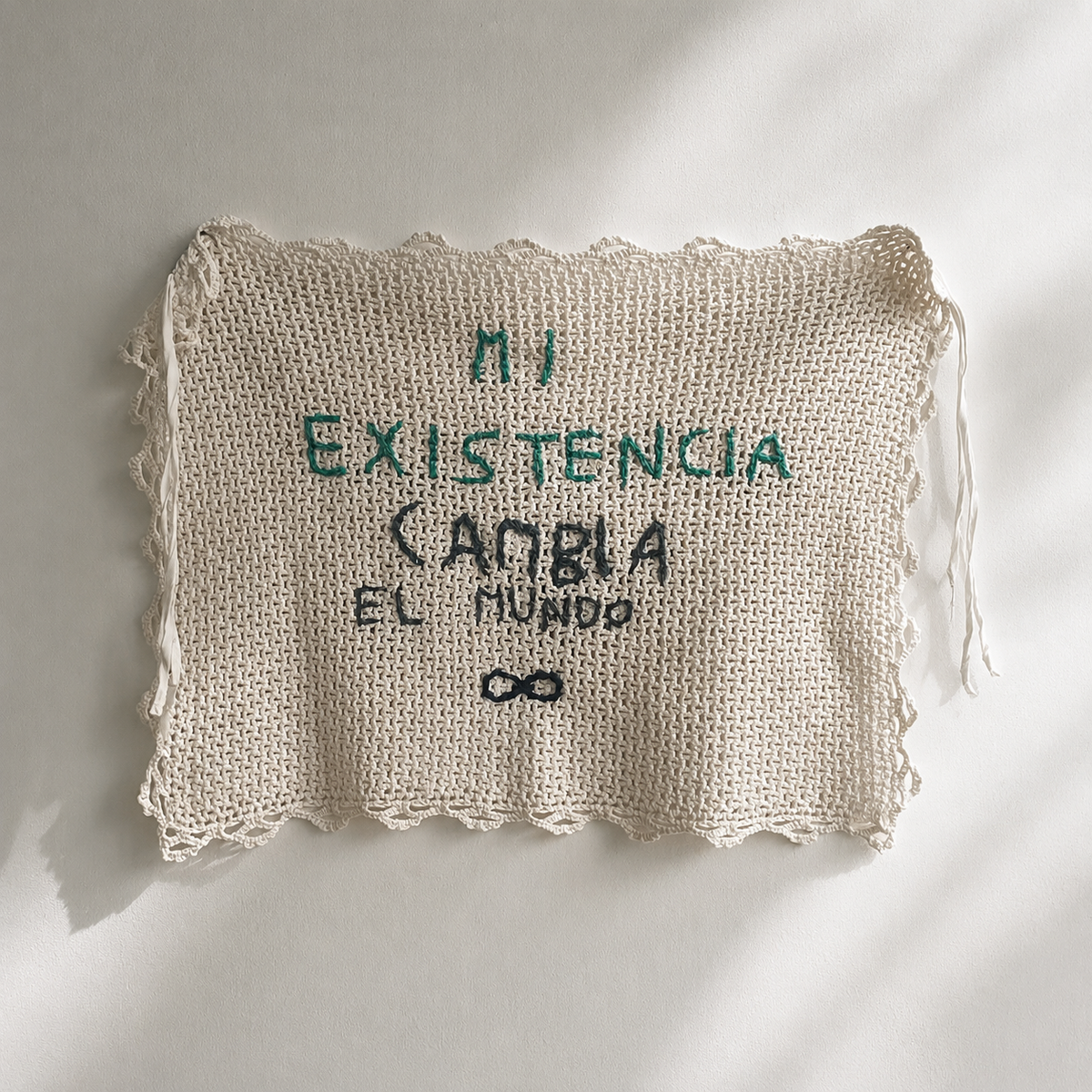 002 mi existencia cambia el mundo .