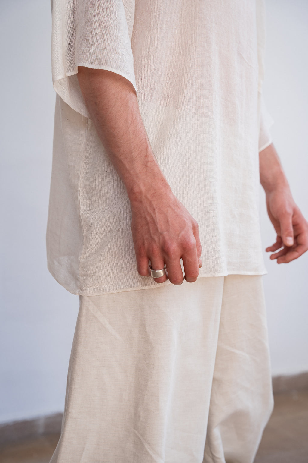 001 / Essential oversized tee