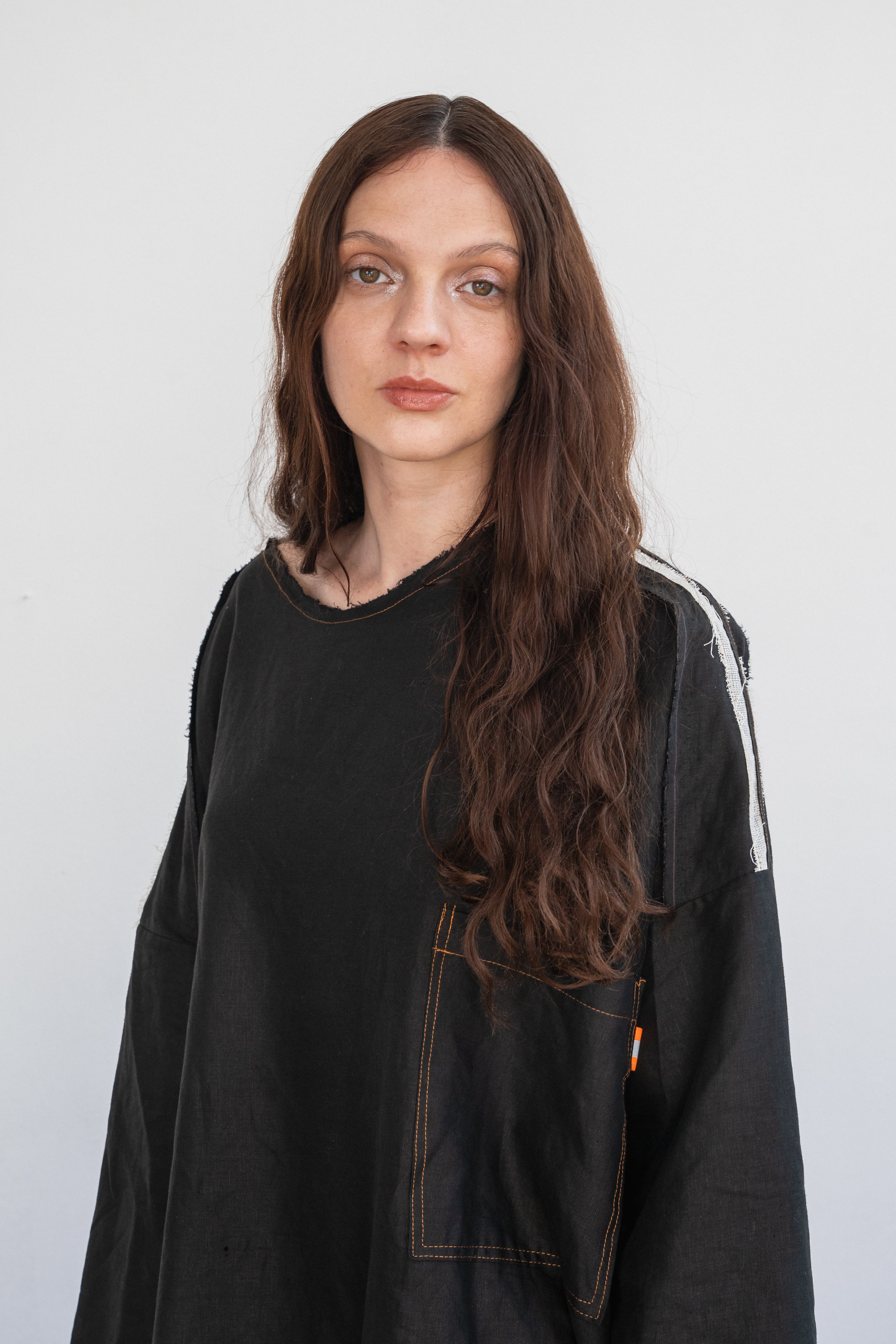 002/ Black Essential Oversized Tee