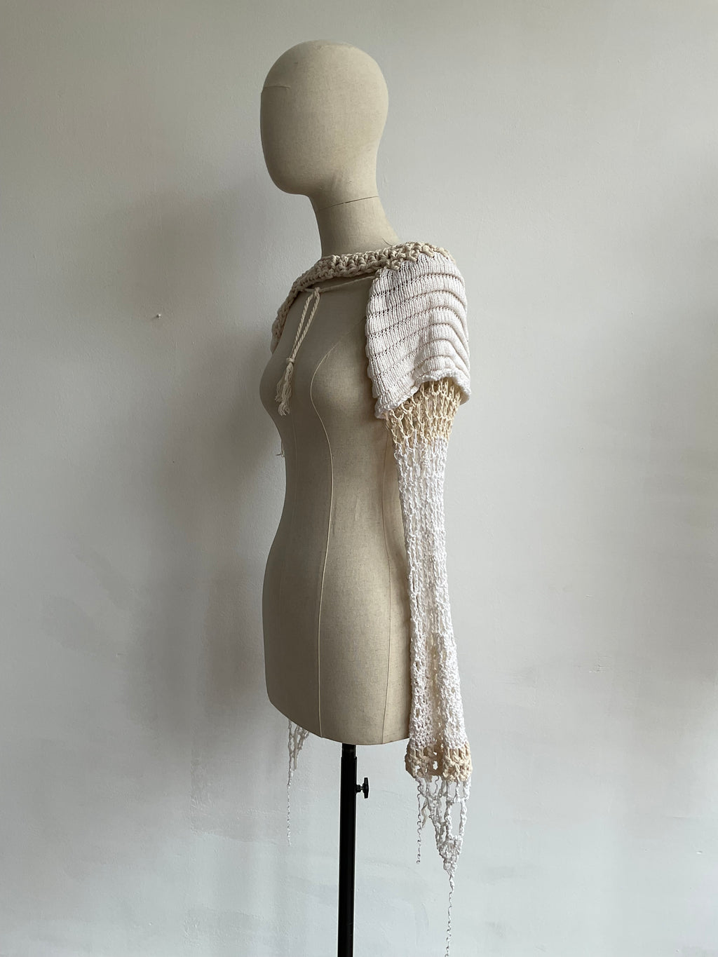 005 / Chispa Handcrafted Crochet Shoulder Piece 1