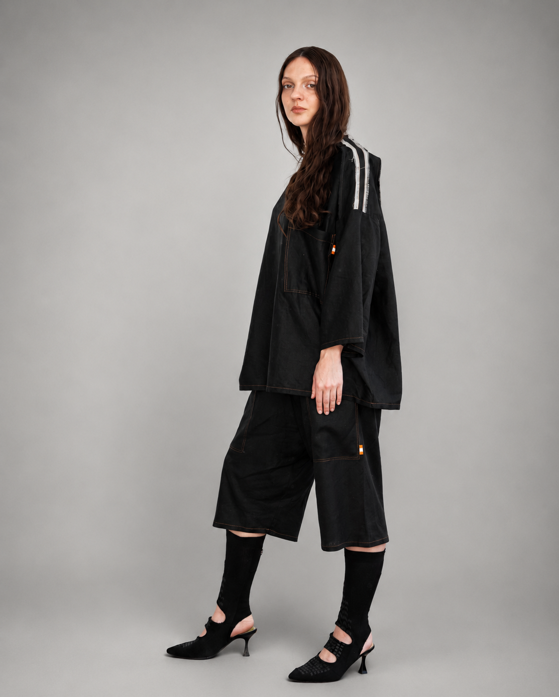 002/ Black Essential Oversized Tee